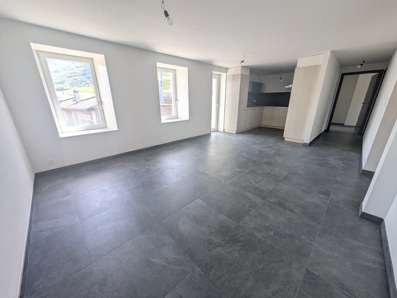 Occasione! In affitto, nel cuore di Charrat, un bell'appartamento di 3.5 locali ristrutturato, con una grande terrazza! (6)