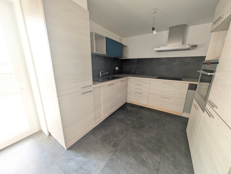 Occasione! In affitto, nel cuore di Charrat, un bell'appartamento di 3.5 locali ristrutturato, con una grande terrazza! (4)