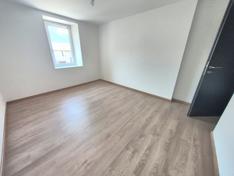 Occasione! In affitto, nel cuore di Charrat, un bell'appartamento di 3.5 locali ristrutturato, con una grande terrazza! (12)
