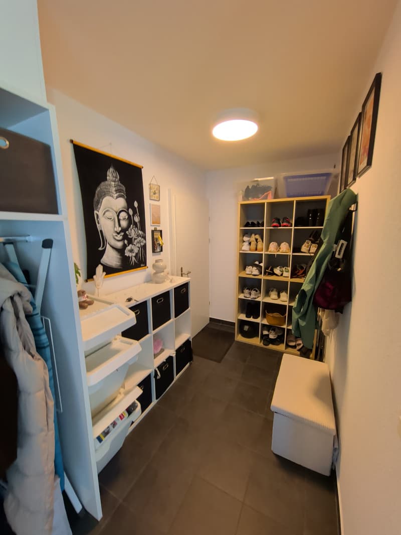 For rent! A spacious 2-room apartment with a parking space, in Sion (2)