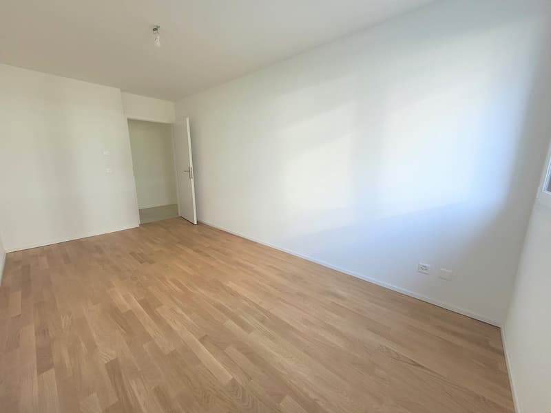 Zu vermieten! Eine schöne 3-Zimmer-Wohnung mit Rasenfläche in Martigny! (10)