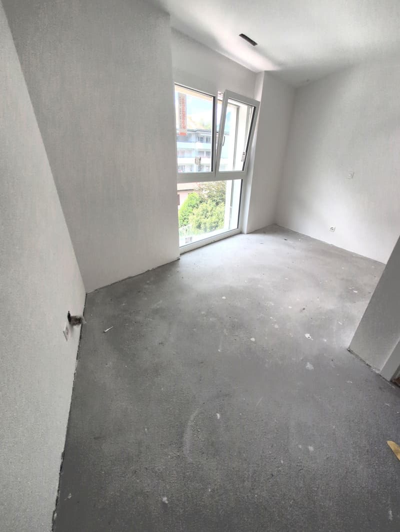 Petit bijou ! À louer, un magnifique 3 pièces 1/2 NEUF, avec grand balcon, à Martigny ! (12)