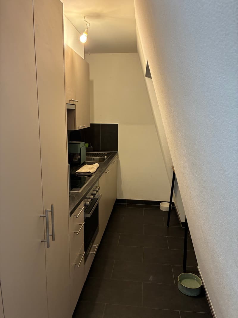 À louer, un joli appartement de 2 pièces 1/2, dans un immeuble d'époque, au coeur de St-Maurice ! (2)