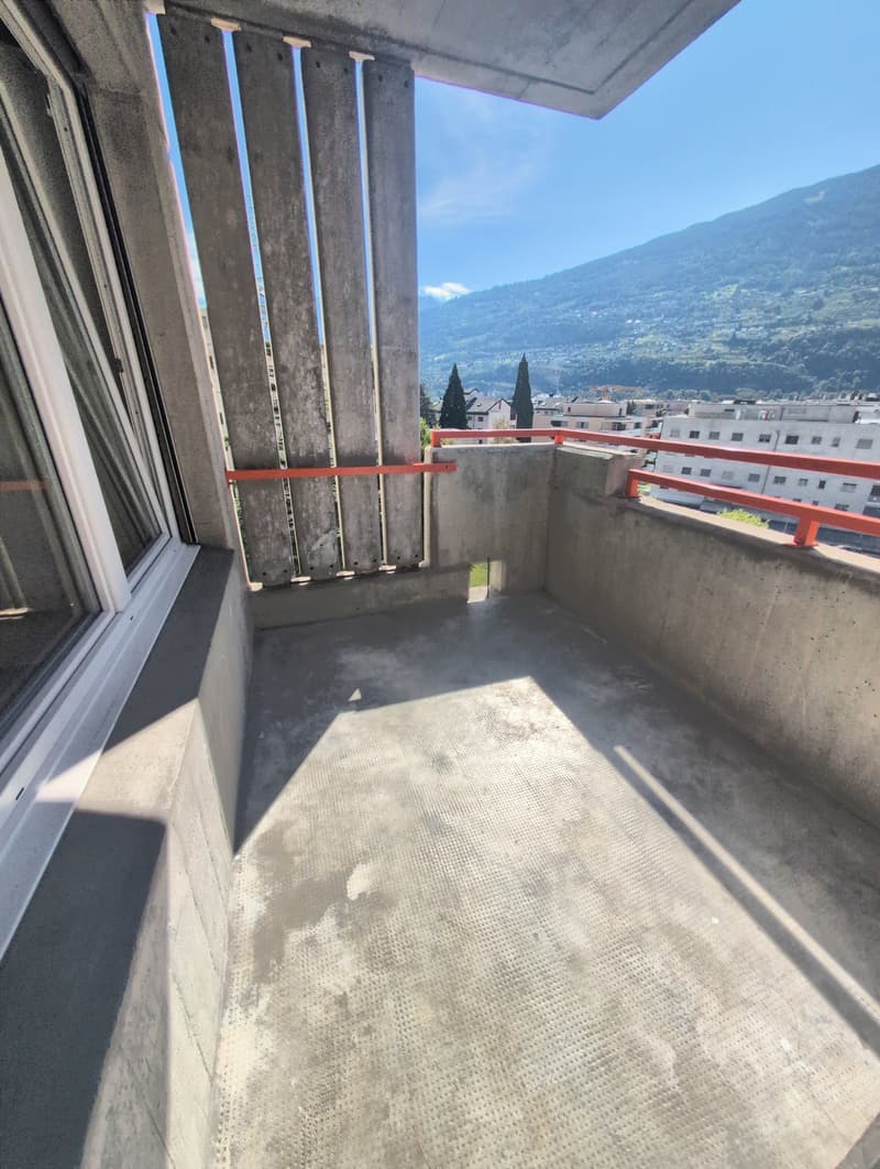 À louer ! Un spacieux appartement de 5 pièces 1/2, entouré de verdure, à l'entrée Ouest de Sion ! (7)