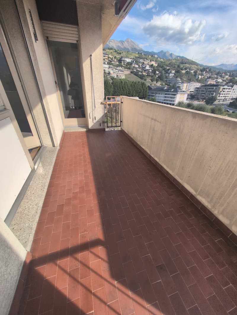 À louer, un charmant appartement de 3 pièces 1/2, à l'entrée Ouest de Sion ! (8)