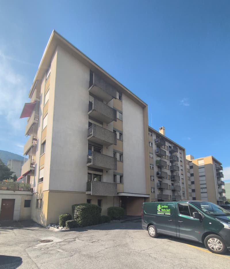 À louer, un charmant appartement de 3 pièces 1/2, à l'entrée Ouest de Sion ! (15)