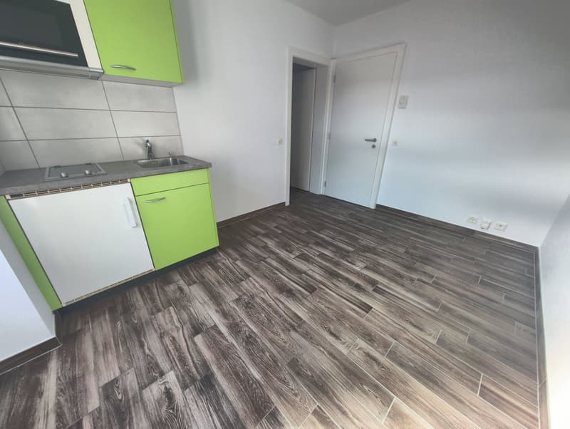 À louer, dans la rue du Bourg à Sierre, un petit studio de 14 m2 ! (5)