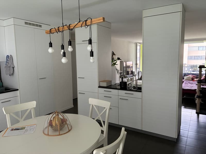 À louer, un joli appartement de 3 pièces 1/2, avec balcon, en plein coeur de Sierre ! (3)