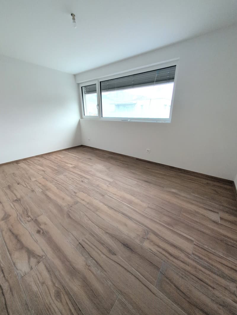 Belle opportunité ! Très bel appartement de 3 pièces 1/2, avec terrasse, à louer à Saxon ! (9)