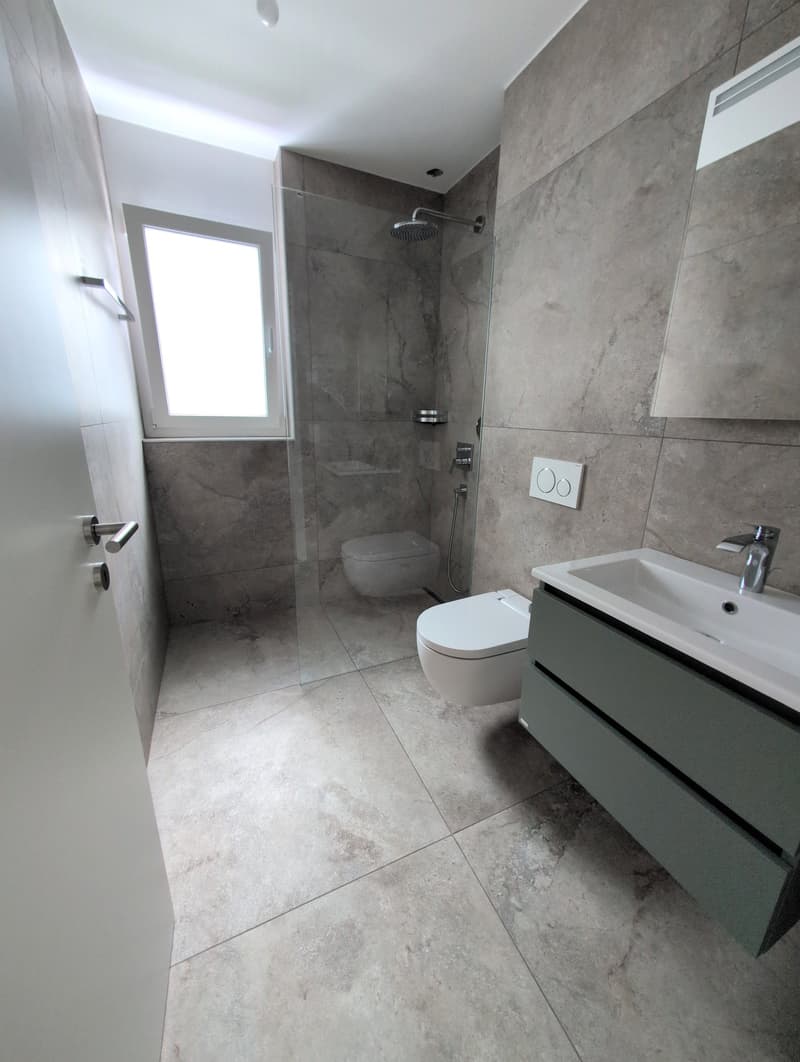 Petit bijou ! À louer, un magnifique 3 pièces 1/2 NEUF, avec grand balcon, à Martigny ! (16)
