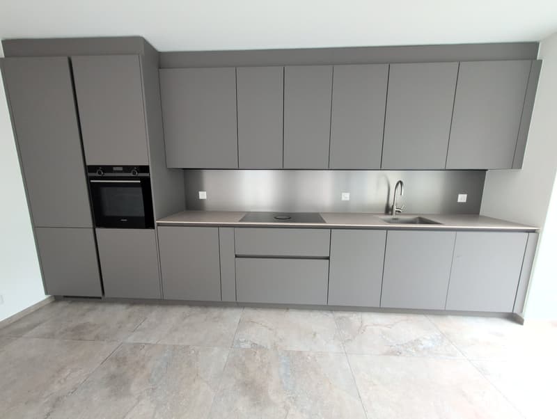 Petit bijou ! À louer, un magnifique 3 pièces 1/2 NEUF, avec grand balcon, à Martigny ! (5)