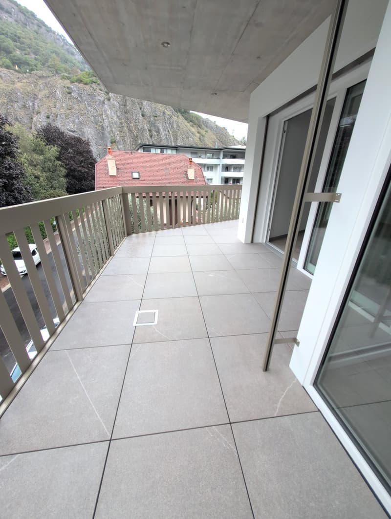 Petit bijou ! À louer, un magnifique 3 pièces 1/2 NEUF, avec grand balcon, à Martigny ! (9)