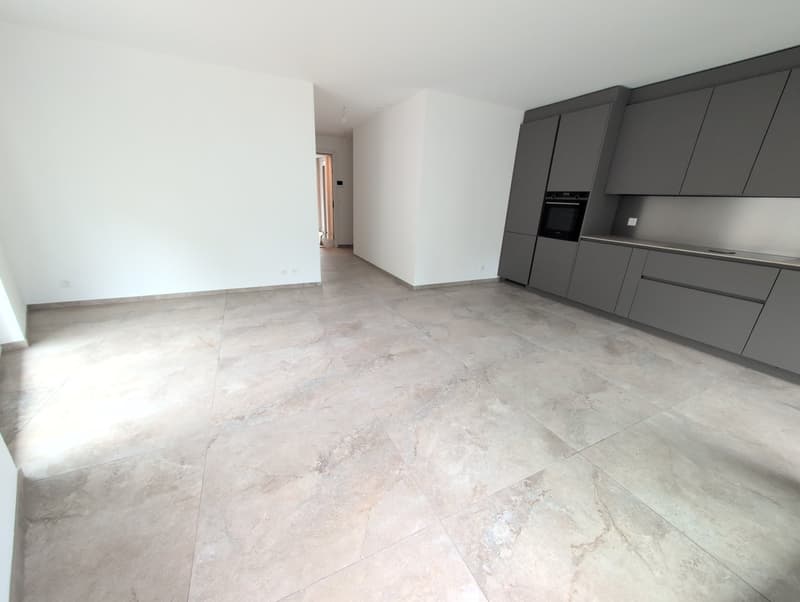 Petit bijou ! À louer, un magnifique 3 pièces 1/2 NEUF, avec grand balcon, à Martigny ! (4)