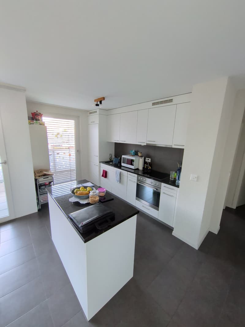 À louer, un bel appartement de 2 pièces 1/2, en attique, avec balcon, en plein coeur de Sierre ! (3)