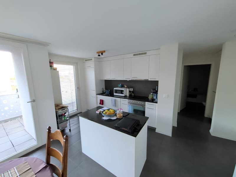 À louer, un bel appartement de 2 pièces 1/2, en attique, avec balcon, en plein coeur de Sierre ! (4)