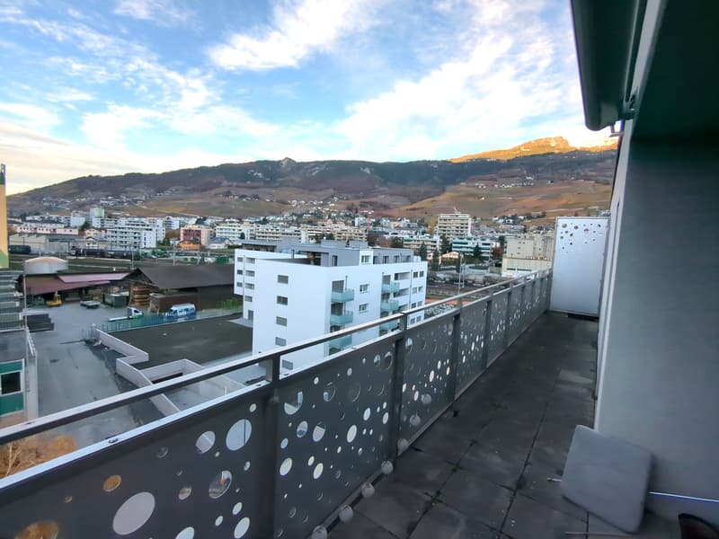 À louer, un bel appartement de 2 pièces 1/2, en attique, avec balcon, en plein coeur de Sierre ! (8)