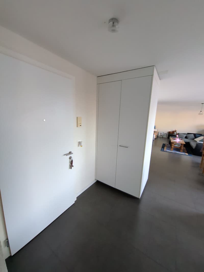 À louer, un bel appartement de 2 pièces 1/2, en attique, avec balcon, en plein coeur de Sierre ! (2)