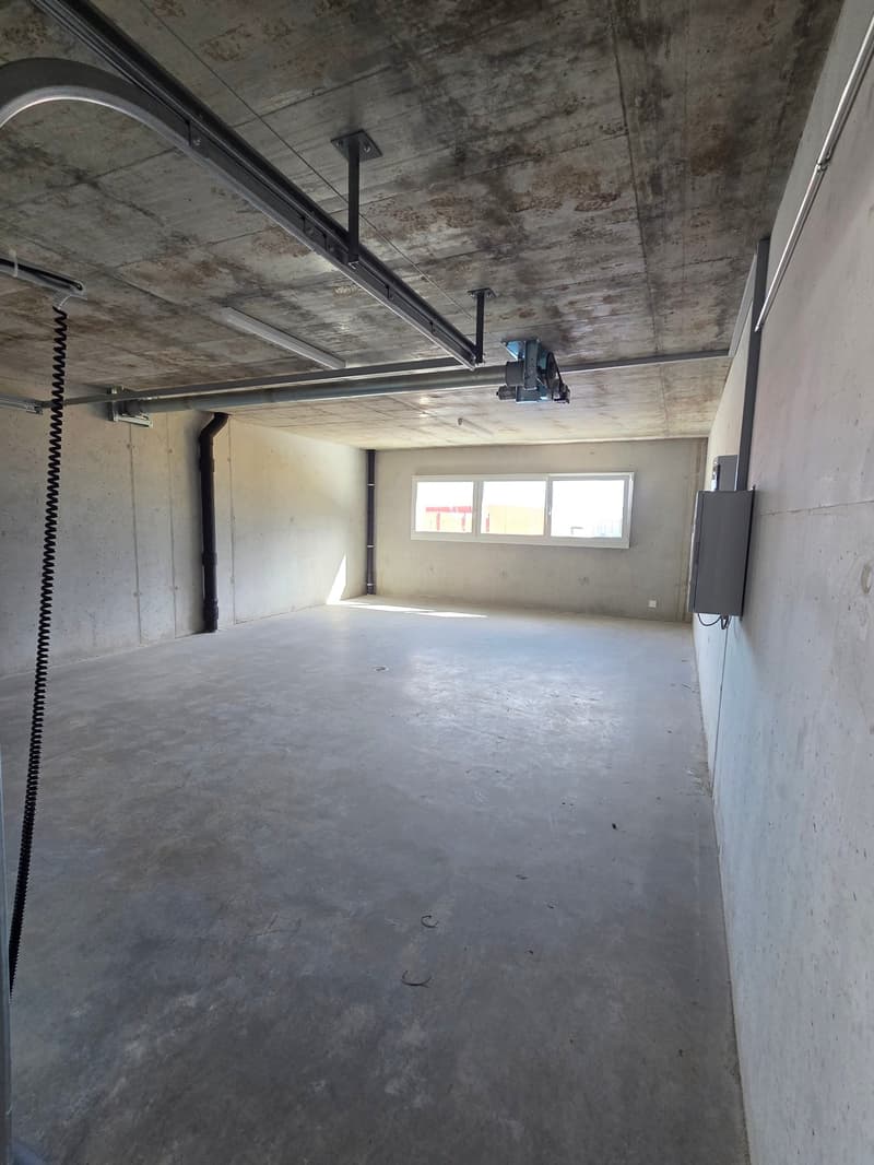 Opportunité ! À louer, un dépôt/box, dans un bâtiment récent "Ilot des Finettes" à Martigny! (3)