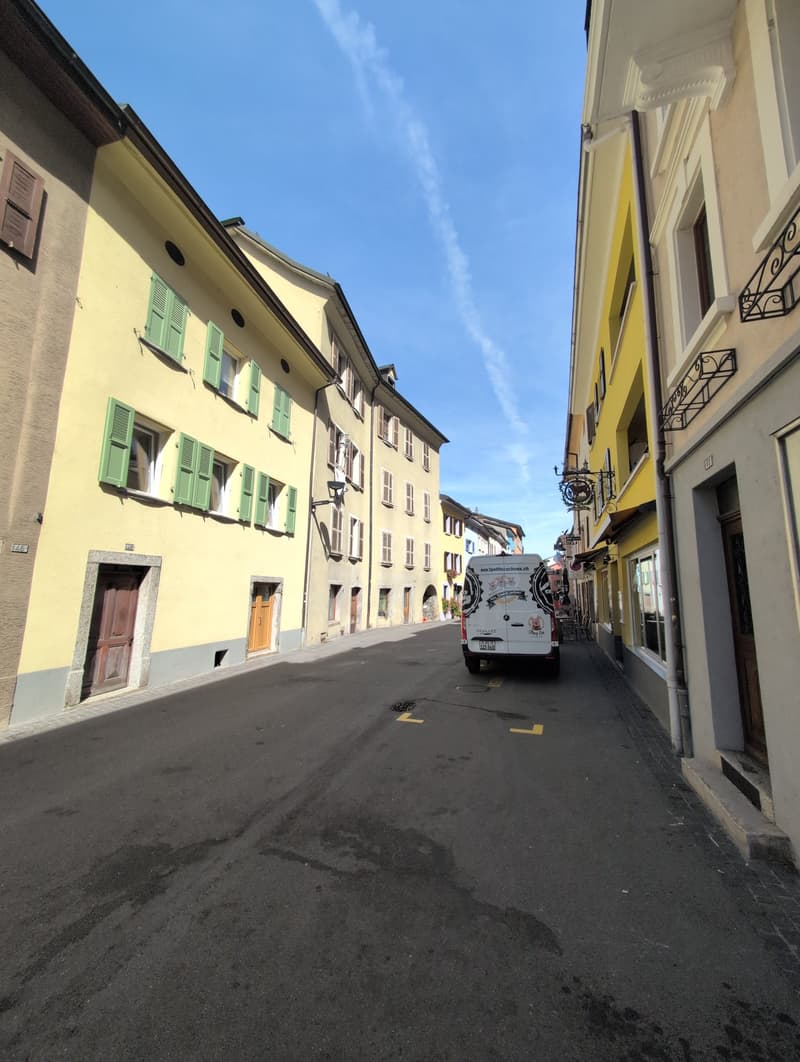 À louer, un bel appartement de 2 pièces 1/2, en plein coeur du Bourg à Martigny ! (18)