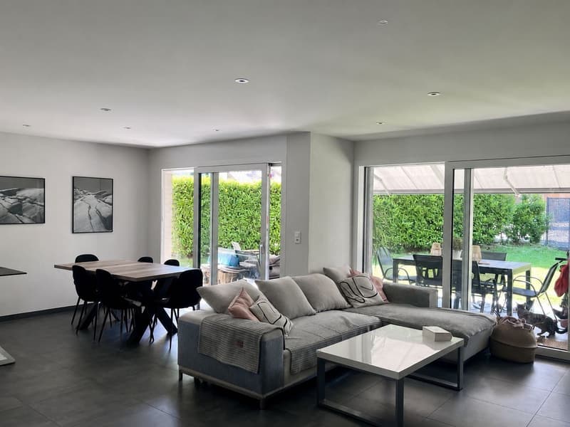 Perle rare ! Magnifique 4.5 pces, avec terrasse et pelouse privative, à louer à Martigny ! (4)