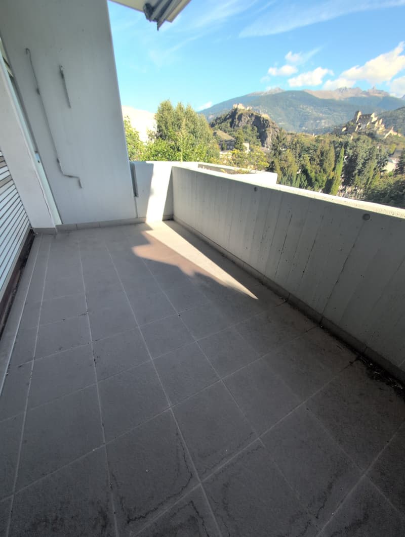 Petit bijou ! À louer, bel appartement de 4.5 pièces avec balcons, EN COURS DE RENOVATION, à Sion ! (20)
