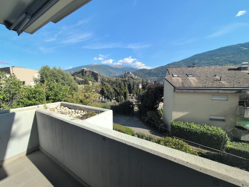 Petit bijou ! À louer, bel appartement de 4.5 pièces avec balcons, EN COURS DE RENOVATION, à Sion ! (21)