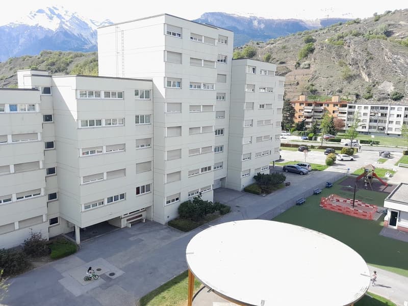 À louer ! Bel appartement de 4 pièces 1/2, dans un cadre familiale, à l'entrée de Sion ! (1)
