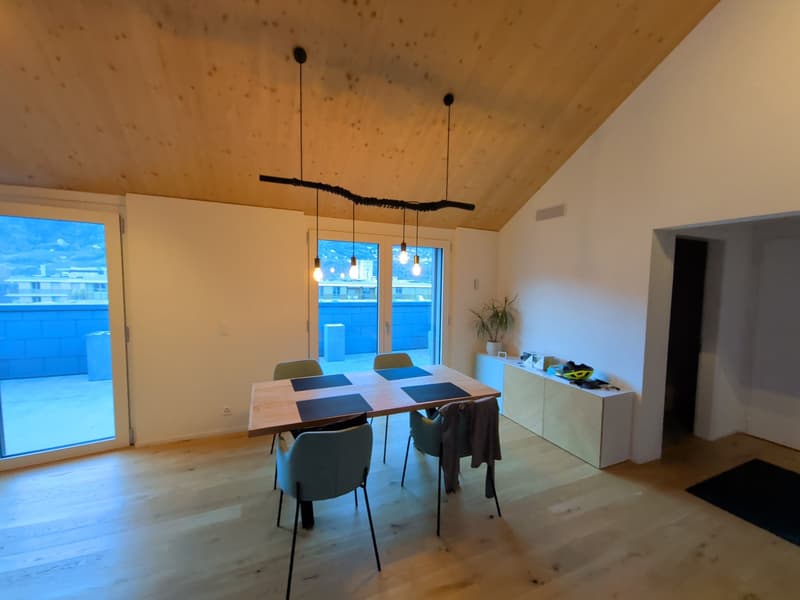Bien d'exception ! Splendide appartement de 2.5 pièces, en attique, à louer à Sion ! (6)