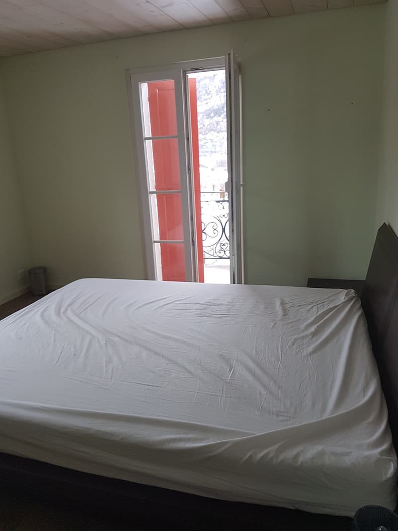 Chambre parentale agencée + petit balcon (2)