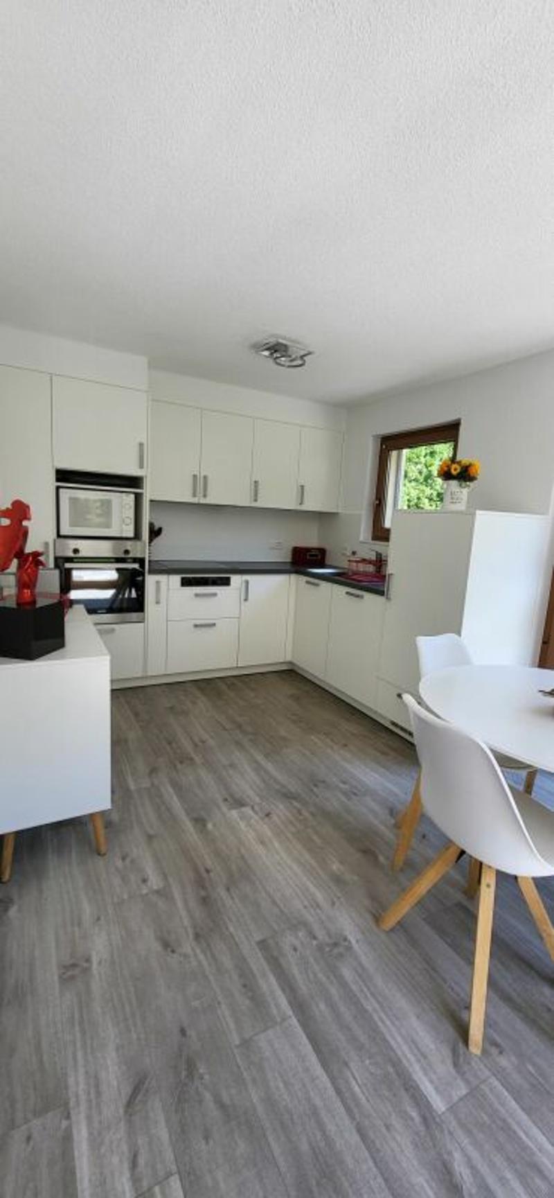 Character property consisting of 3 apartments (13)