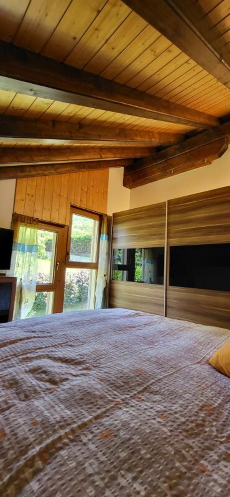 Character property consisting of 3 apartments (23)