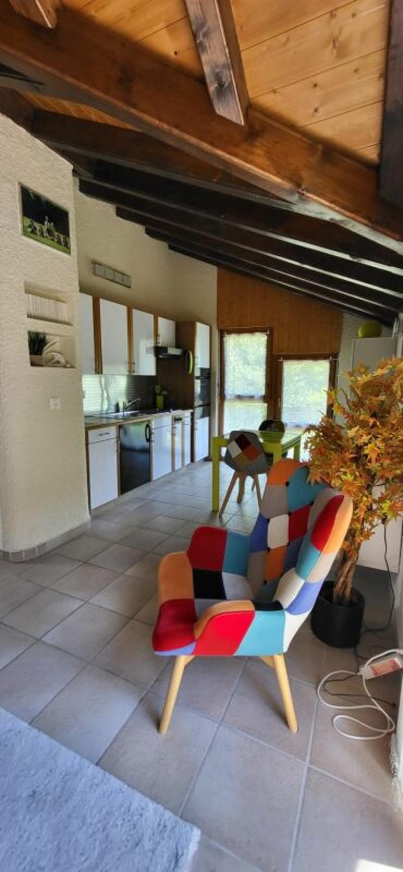 Character property consisting of 3 apartments (21)