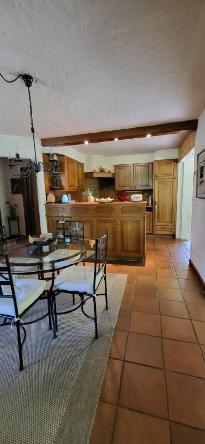 Character property consisting of 3 apartments (4)