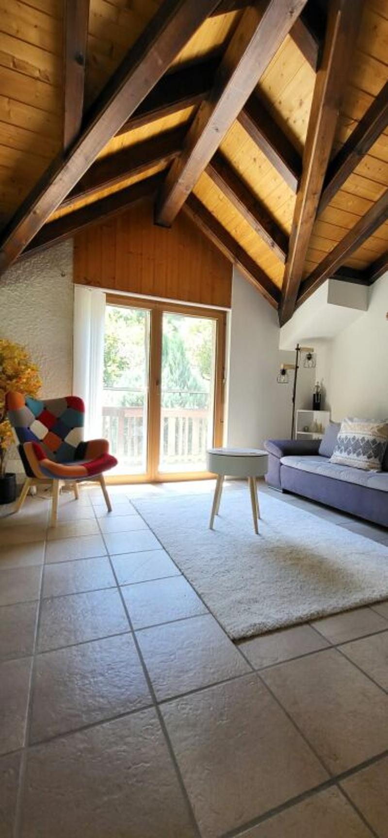 Character property consisting of 3 apartments (20)