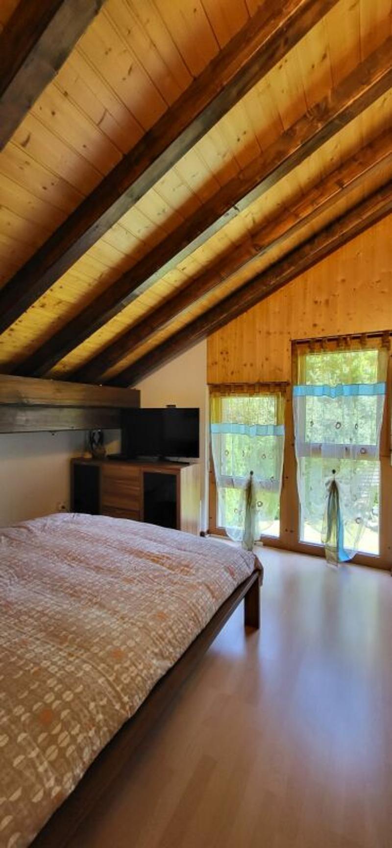 Character property consisting of 3 apartments (22)