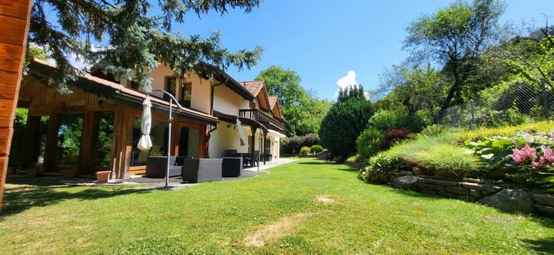 Character property consisting of 3 apartments (32)