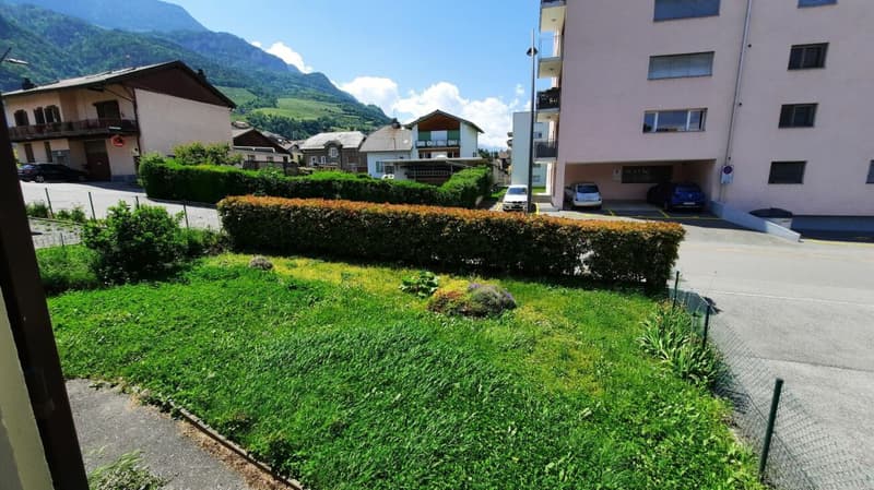 Casa luminosa di 4.5 locali con grande granaio annesso (14)