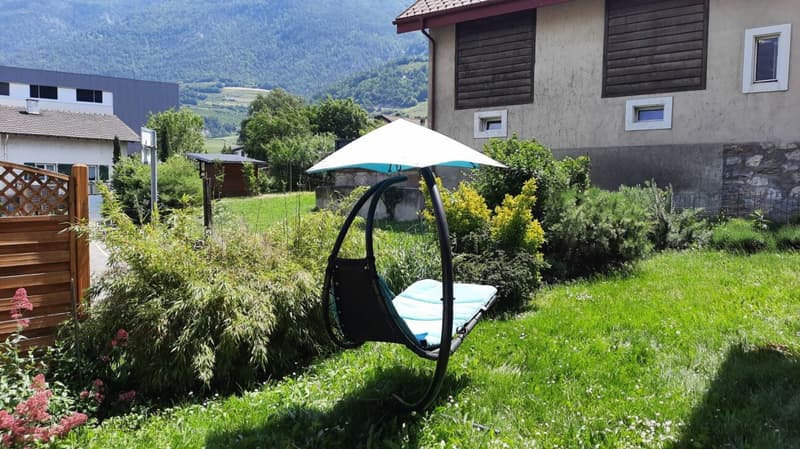 Casa luminosa di 4.5 locali con grande granaio annesso (15)