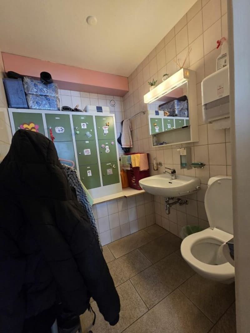 Lokale von etwa 190m2 im Zentrum von Saxon, ideal für Arztpraxis (8)