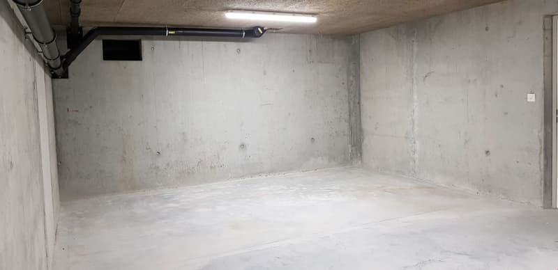 25m2 and 45m2 storage in basement - accessible by elevator (2)