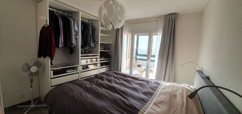 meublé - 2.5 pces en attique à l'entrée du village avec places de parc et balcon (3)