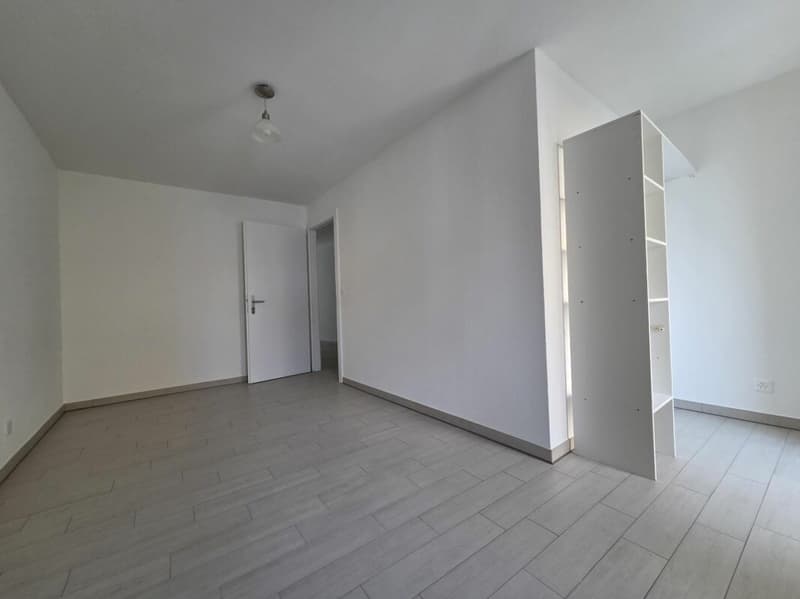 Renovierte 2.5-Zimmer-Wohnung im Zentrum von Martigny (3)
