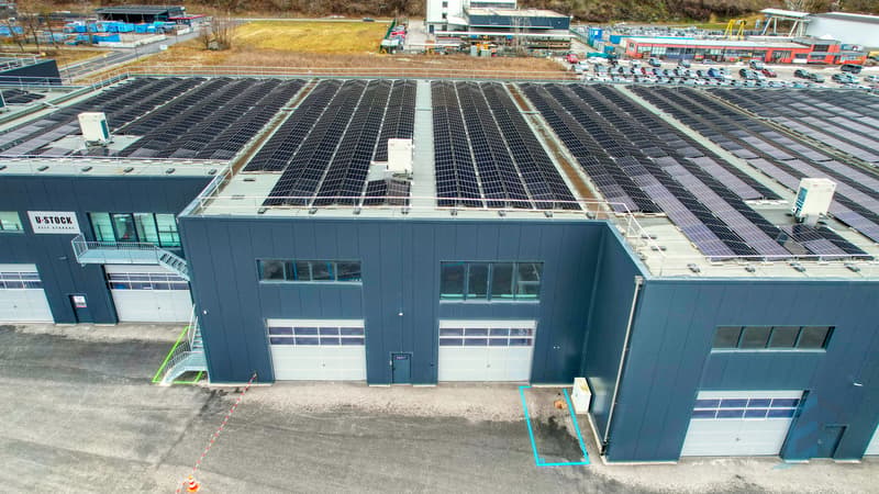 Halle industrielle Sierre - Vue drone / Industriehalle Sierre - Drohnenansicht / Halle industrielle Sierre - Drone view