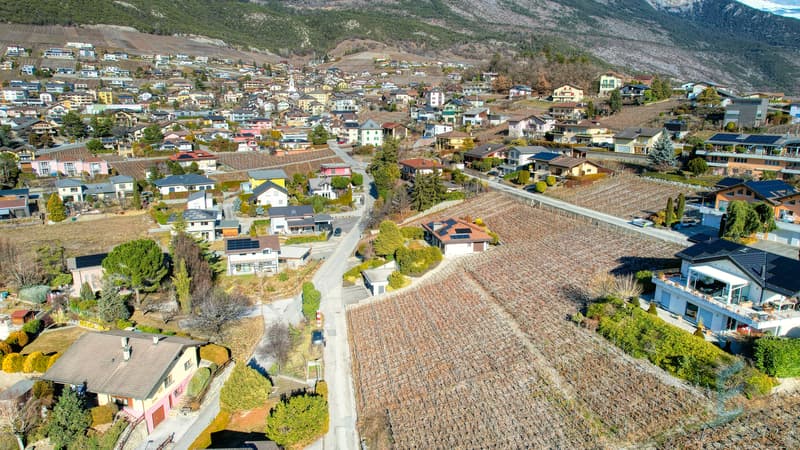 Terrain à bâtir Miège - Vue drone / Baugrundstück Miège - Drohnenansicht / Building plot Miège - Drone view