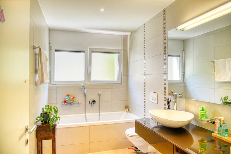 Appartement Sierre - Salle de bain / Ferienwohnung Sierre - Badezimmer / Appartement Sierre - Bathroom