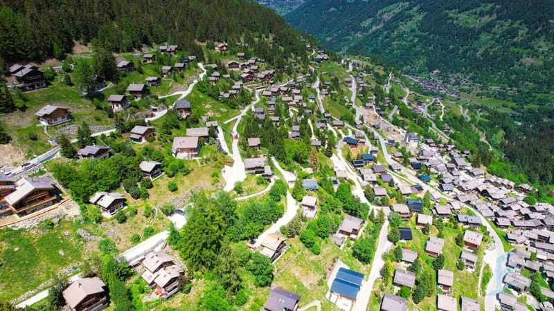 Terrain Grimentz - Vue drone / Grundstück Grimentz - Drohnenansicht / Terrain Grimentz - Drone view