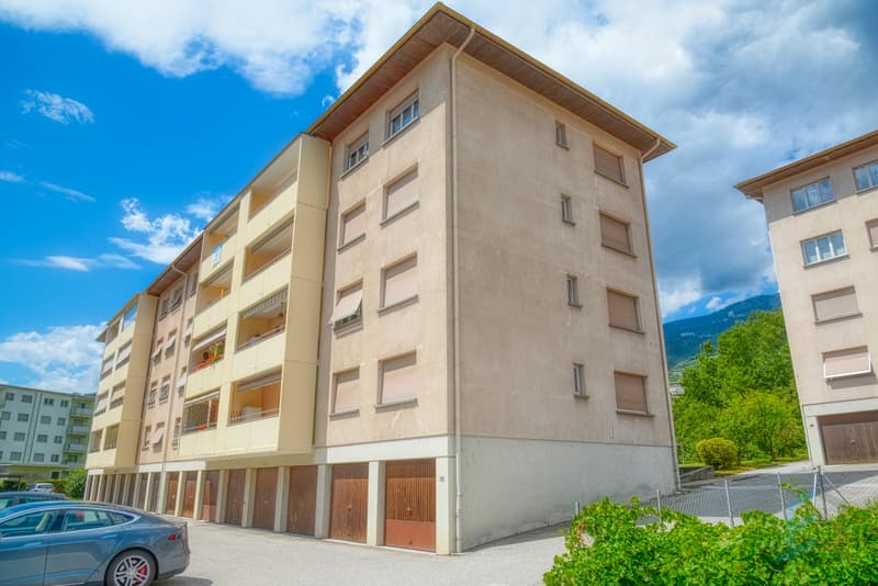 Appartement Sierre - Bâtiment / Wohnung Siders - Gebaüde / Apartment Sierre - Building