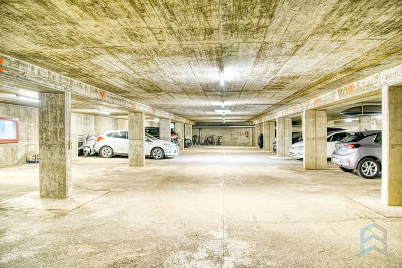 Place de parc à Sierre / Parkplätze in Sierre / Parking Spaces in Sierre