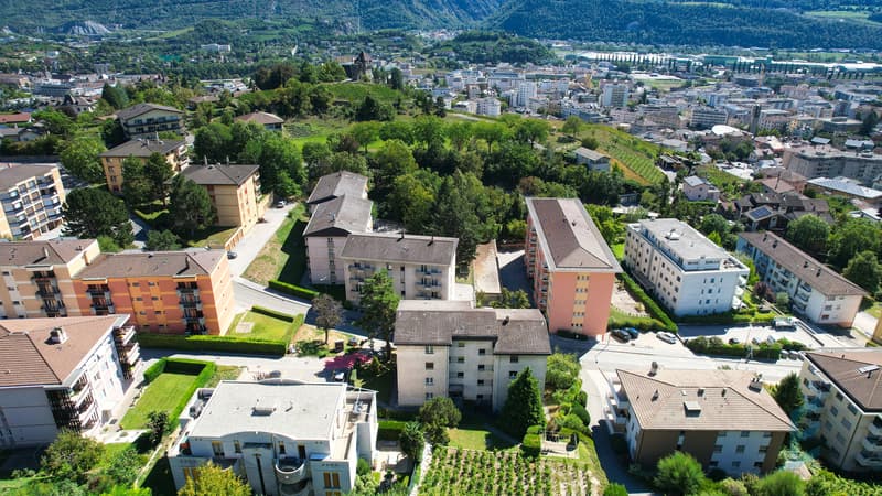 Appartement Sierre - Vue drone Nord / Wohnung in Sierre - Drohnenaufnahme von Norden / Apartment in Sierre - North-facing drone view