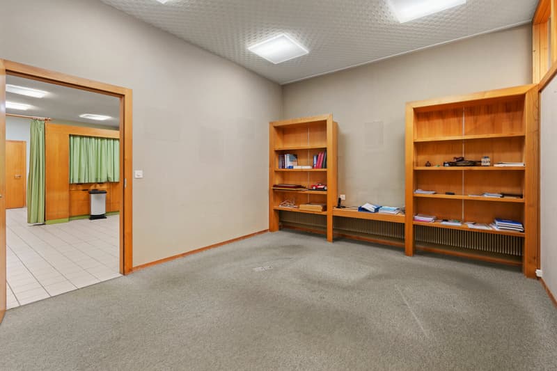 Local commercial 430m2 rue commerçante (2)